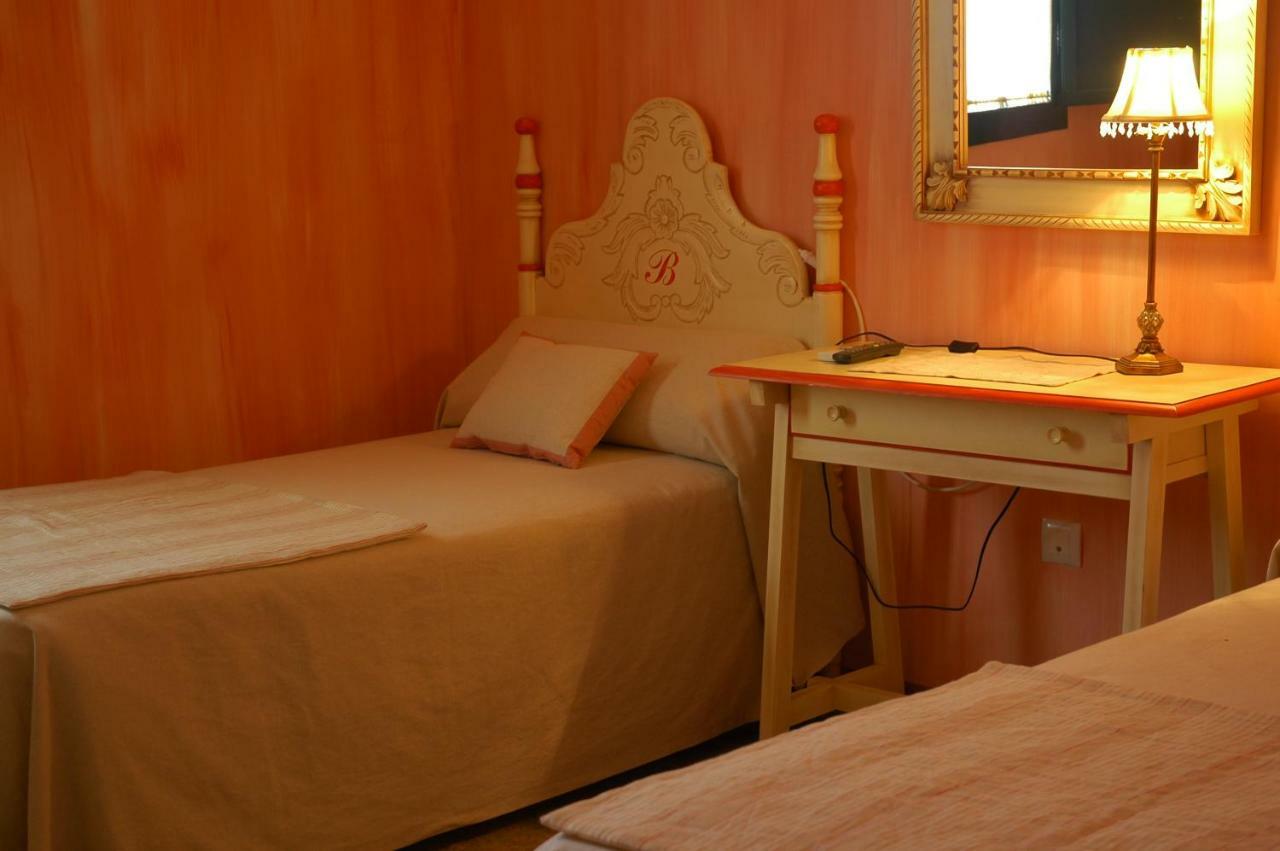 Molino La Boticaria Hotel Марчена Екстериор снимка